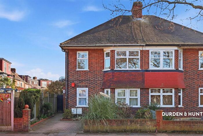 2 Bedroom Maisonette For Sale In Morgan Avenue, Walthamstow, E17