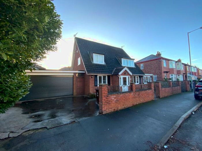 4 Bedroom Detached House To Rent In Moorfield Avenue, Denton, Manchester, M34