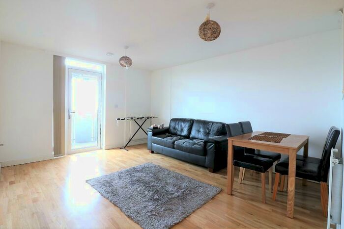 2 Bedroom Flat To Rent In Kings House, North Street, London, IG11