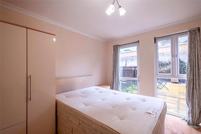 Property To Rent In Staveley Close, Islington, London, N7
