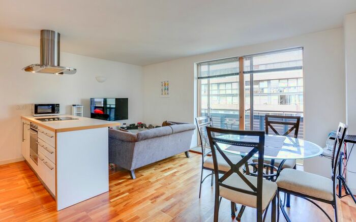 2 Bedroom Flat To Rent In Poole Street, London, N1