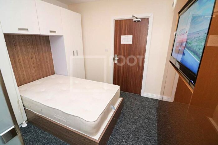 Flat To Rent In Sunbridge Halls, Bradford, BD1