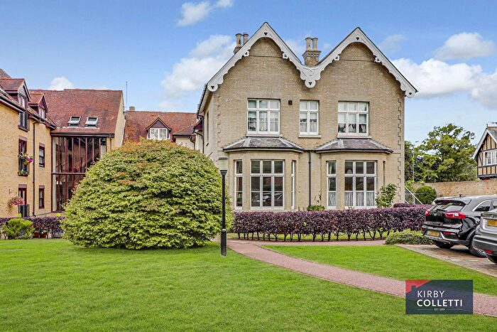 1 Bedroom Property For Sale In The Lawns Drive, Broxbourne, EN10