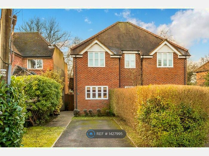 2 Bedroom Semi-Detached House To Rent In School Road, Haslemere, GU27