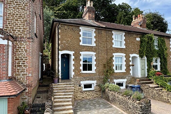 3 Bedroom End Of Terrace House For Sale In Latimer Road, Godalming, GU7