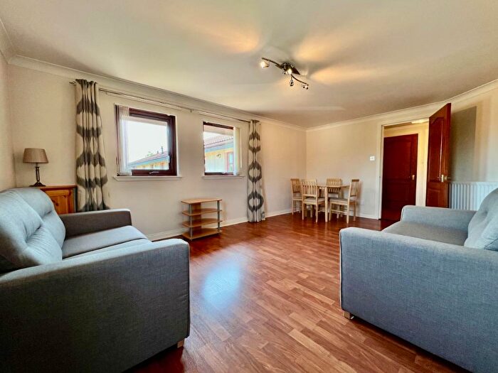 2 Bedroom Flat To Rent In North Werber Place, Fettes, Edinburgh, EH4