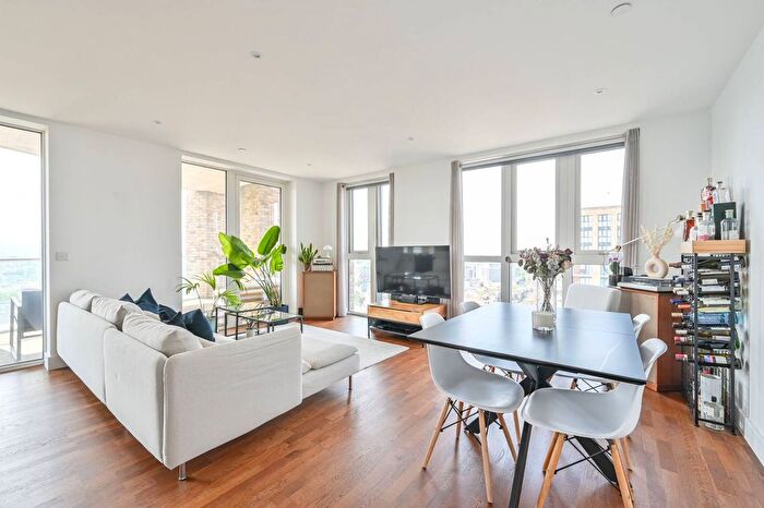 2 Bedroom Flat For Sale In Victory Parade, Woolwich, London, SE18