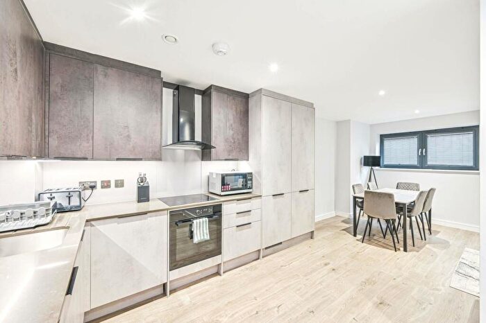 3 Bedroom Flat To Rent In The Hyde, Hendon, London, NW9