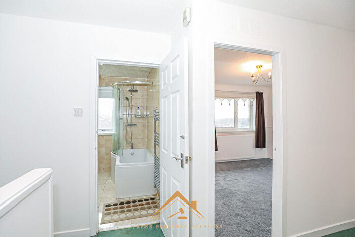 3 Bedroom End Of Terrace House For Sale In Abergeldie Terrace, Aberdeen, AB10