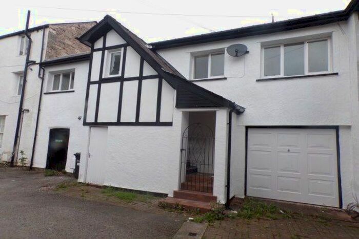 2 Bedroom Maisonette To Rent In St. Peters Square Court Yard Flat, Ruthin, LL15