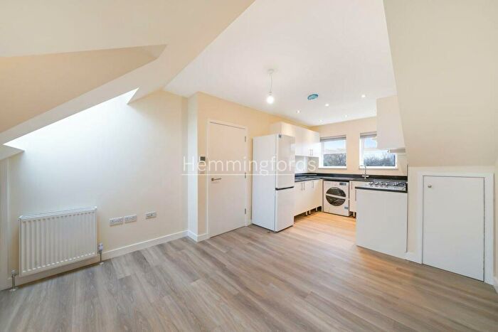 1 Bedroom Apartment To Rent In Beatrice Road, Finsbury Park, N4
