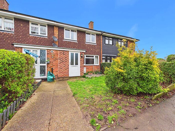 3 Bedroom Terraced House To Rent In Linnet Drive, Chelmsford, CM2