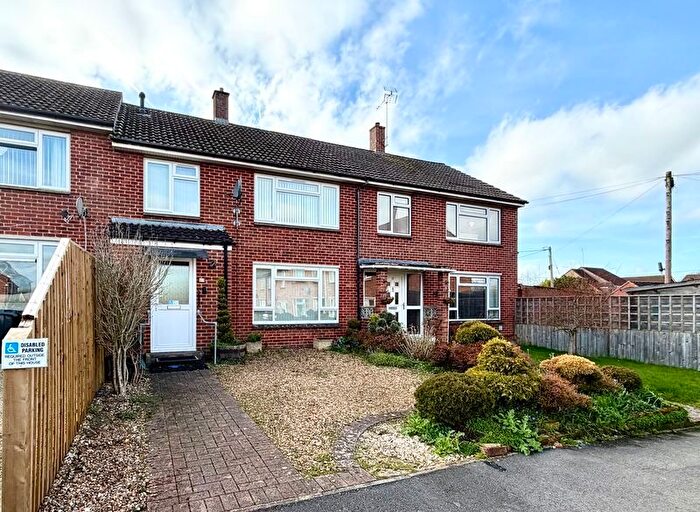 3 Bedroom Terraced House For Sale In Churchill Close, Calne, SN11