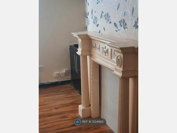 2 Bedroom Flat To Rent In Seaforth, Liverpool, L21