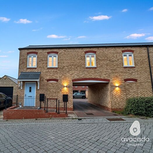 2 Bedroom Maisonette For Sale In Bradford Street, Kingsmere, Bicester, OX26