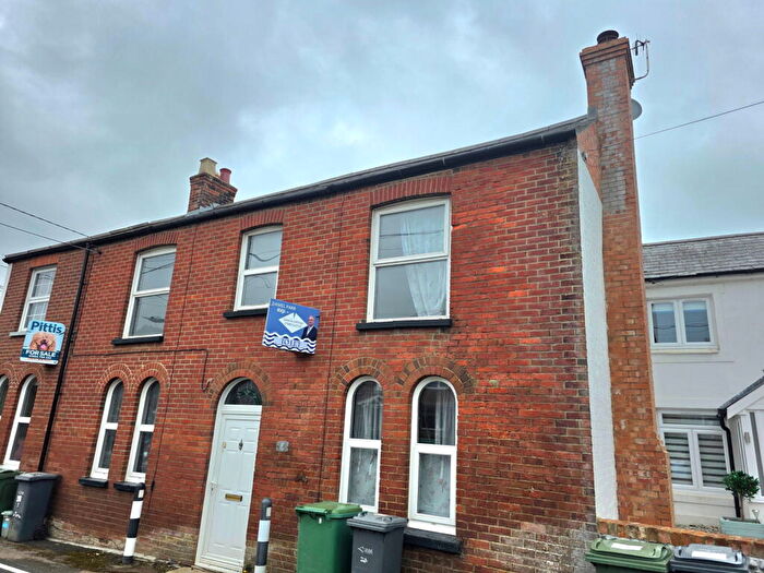 2 Bedroom Terraced House To Rent In Camp Road, Freshwater, PO40