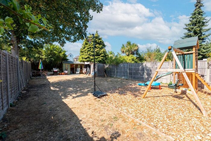 3 Bedroom Maisonette For Sale In Ringstead Road, Sutton, SM1