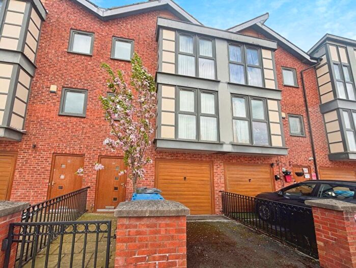 4 Bedroom House To Rent In Dunworth Street, Manchester, Greater Manchester, M14