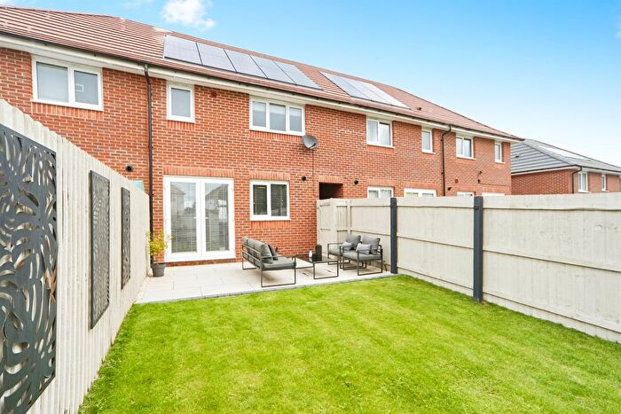 3 Bedroom Terraced House For Sale In Edward Way, Leeds, LS12