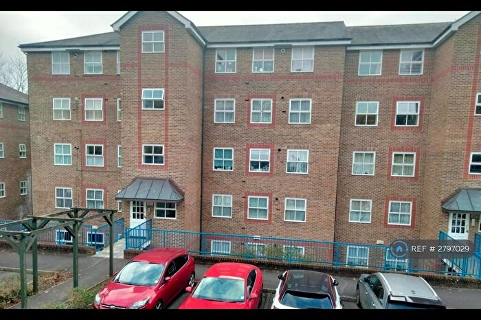 3 Bedroom Flat To Rent In River Bank Close, Maidstone, ME15