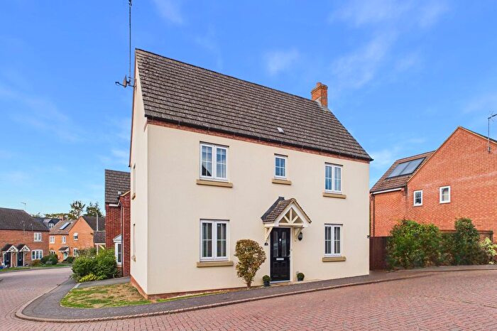 3 Bedroom Detached House For Sale In Paddock Close, Silverstone, NN12