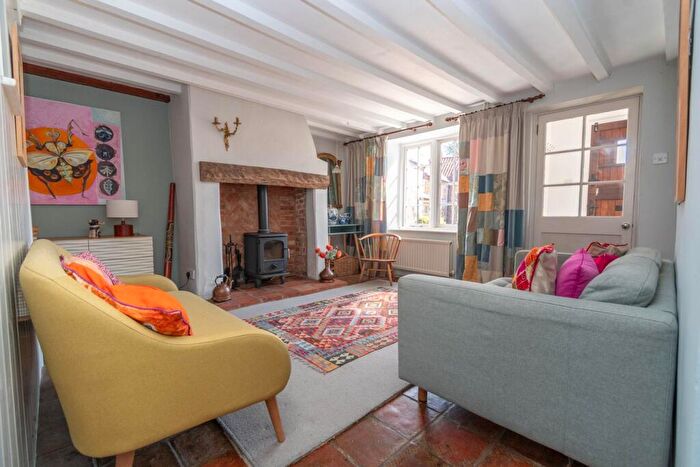 4 Bedroom Semi-Detached House For Sale In Buck Yard, Helhoughton, NR21