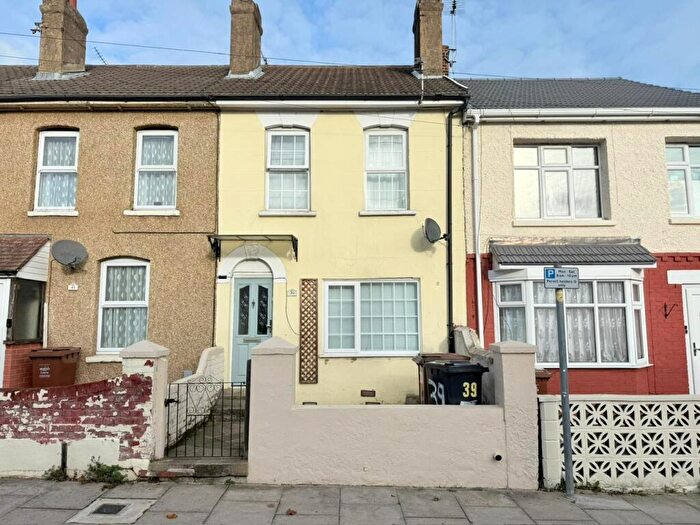1 Bedroom House To Rent In Saunders Street, Gillingham, ME7