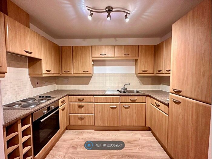 1 Bedroom Flat To Rent In Rustat Avenue, Cambridge, CB1