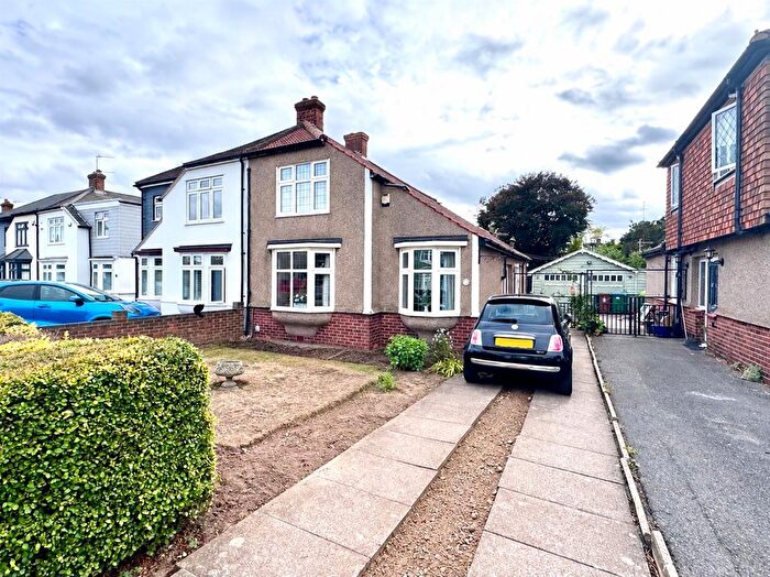3 Bedroom Semi Detached House For Sale In Grace Avenue, Bexleyheath, DA7