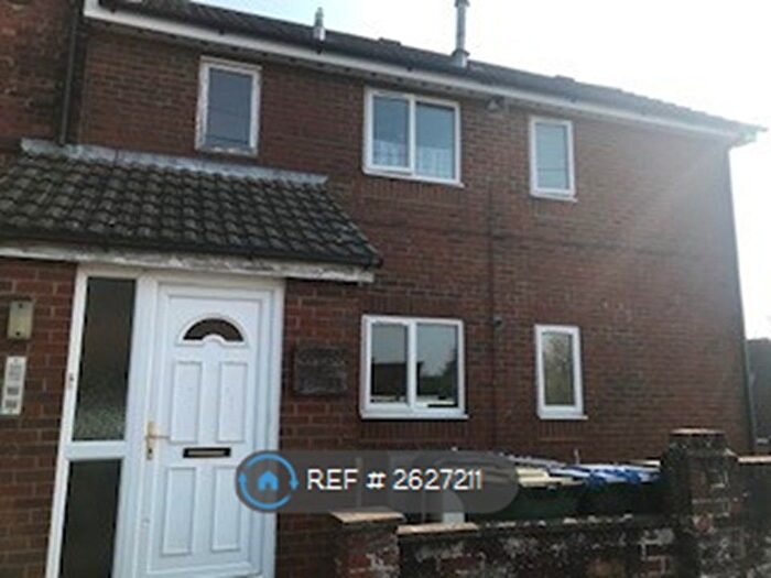1 Bedroom Flat To Rent In Poole Road, Southampton, SO19