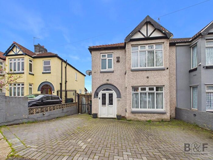 3 Bedroom Semi Detached House For Sale In Stonebridge Park, Eastville, BS5