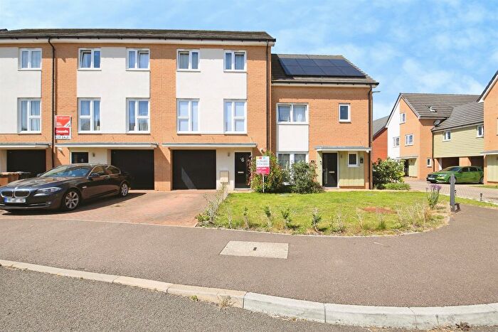 4 Bedroom Semi-Detached House For Sale In Chapman Avenue, Peterborough, PE3