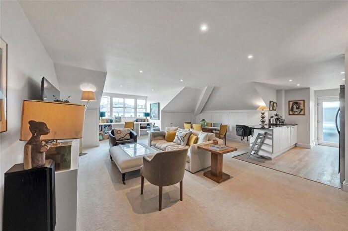 2 Bedroom Flat To Rent In Ormonde Court, - Belsize Grove, London, NW3