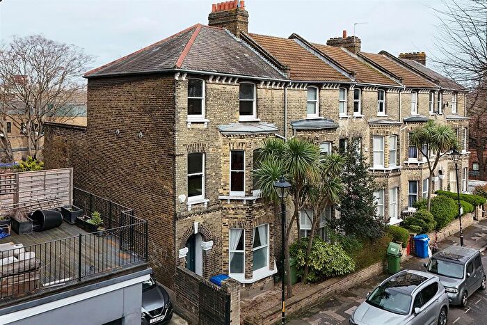 4 Bedroom Semi Detached House For Sale In Love Walk, Camberwell, SE5