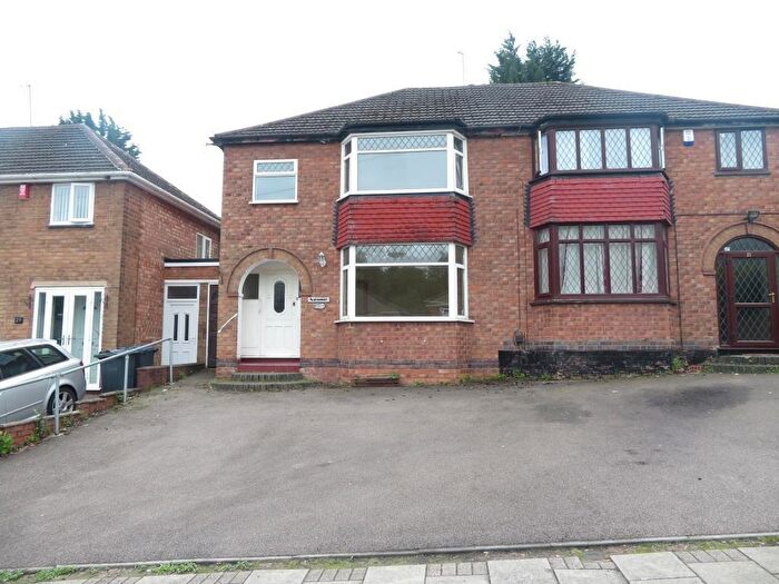 3 Bedroom Semi Detached House To Rent In The Croftway, Birmingham, West Midlands, B20