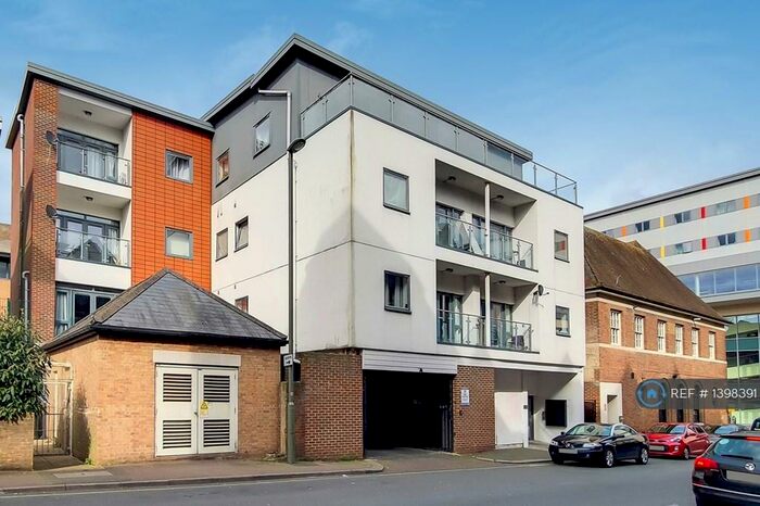 1 Bedroom Flat To Rent In Gibbs Brook House, Redhill, RH1