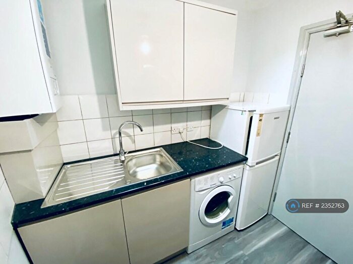 8 Bedroom Flat To Rent In Bath Street, Leamington Spa, CV31