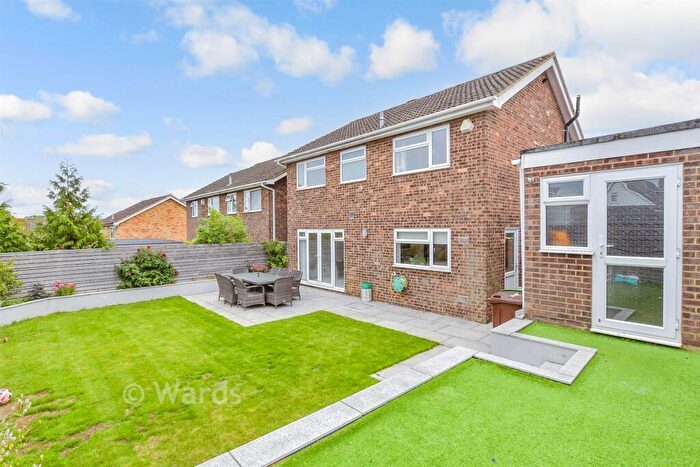 4 Bedroom Detached House For Sale In Langdale Rise, Maidstone, Kent, ME16