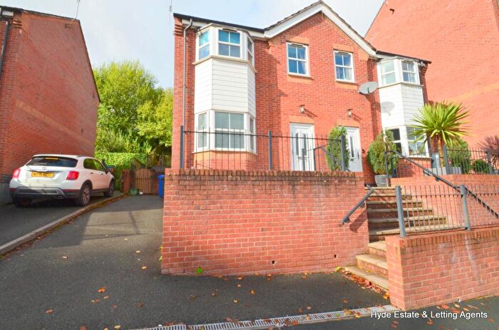 3 Bedroom Semi Detached House To Rent In Honeywall, Stoke-On-Trent, ST4