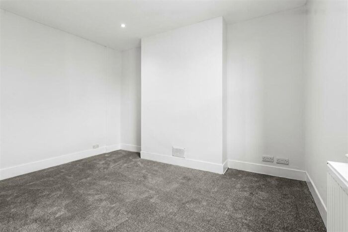 1 Bedroom Flat For Sale In Langney Road, Eastbourne, BN21