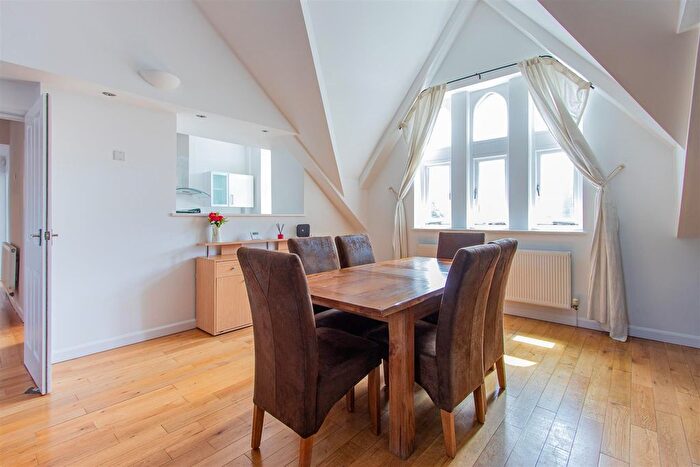 2 Bedroom Flat To Rent In Cowbridge Road East, Canton, Cardiff, CF11