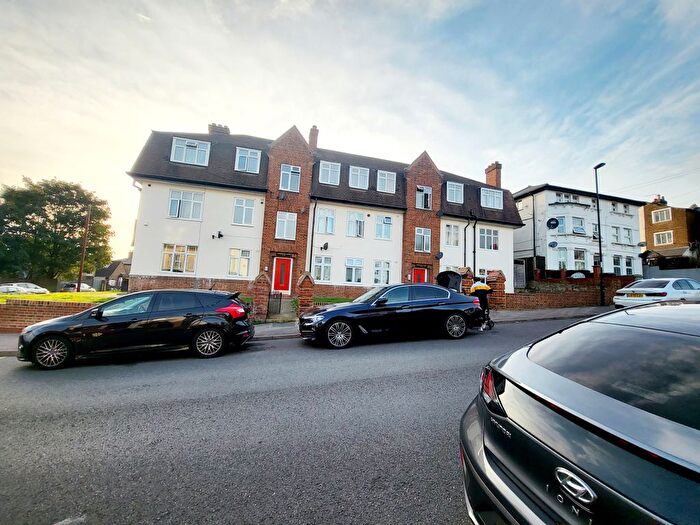 2 Bedroom Flat For Sale In Faversham Court, Faversham Road, London, SE6