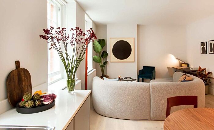 1 Bedroom Property To Rent In Marylebone Lane, London, W1U