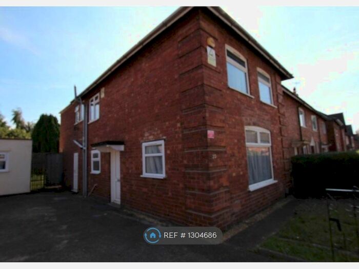 5 Bedroom Semi-Detached House To Rent In Langdale Road, Northampton, NN2