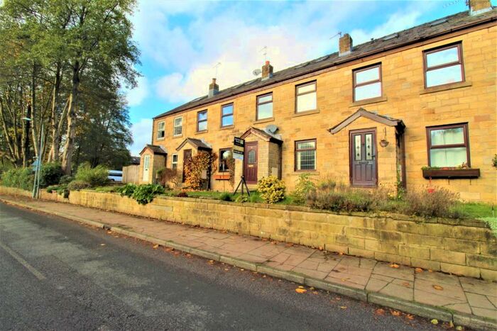 3 Bedroom Town House To Rent In Hamer Terrace, Summerseat, BL9