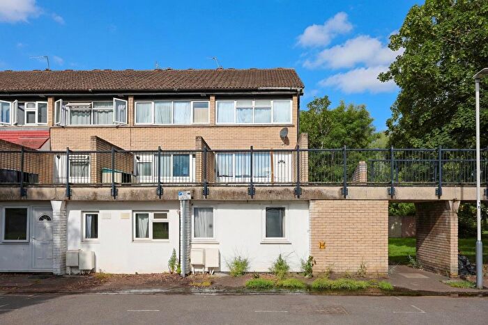 5 Bedroom Property For Sale In Barchester Close, Uxbridge, UB8