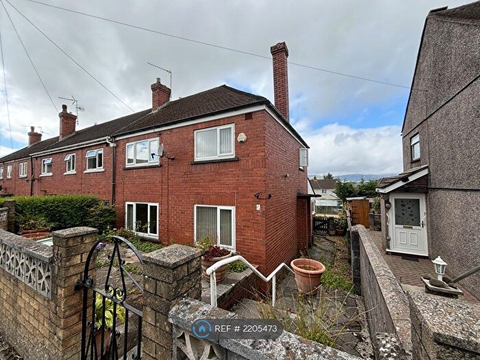 3 Bedroom End Of Terrace House To Rent In Glosters Parade, New Inn, Pontypool, NP4