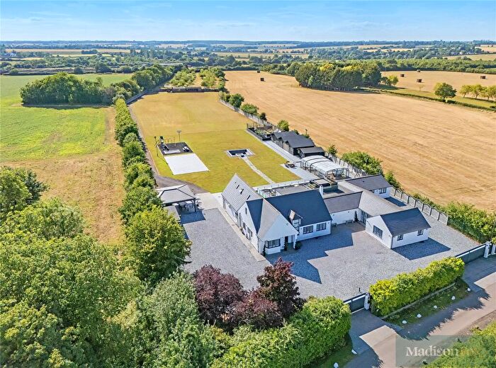 5 Bedroom Detached House For Sale In Ashlyns Lane, Ongar, Essex, CM5