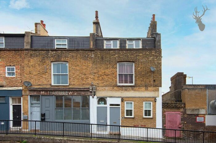 2 Bedroom Flat To Rent In Middleton Road, London, E8