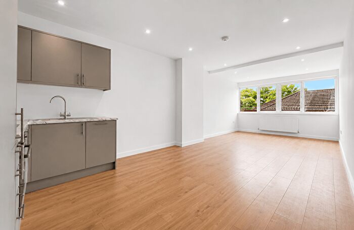 2 Bedroom Flat To Rent In Ashford, TW15